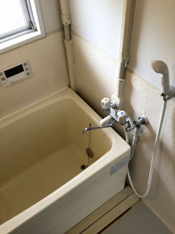 バス・シャワールーム　※反転タイプの部屋の写真です。