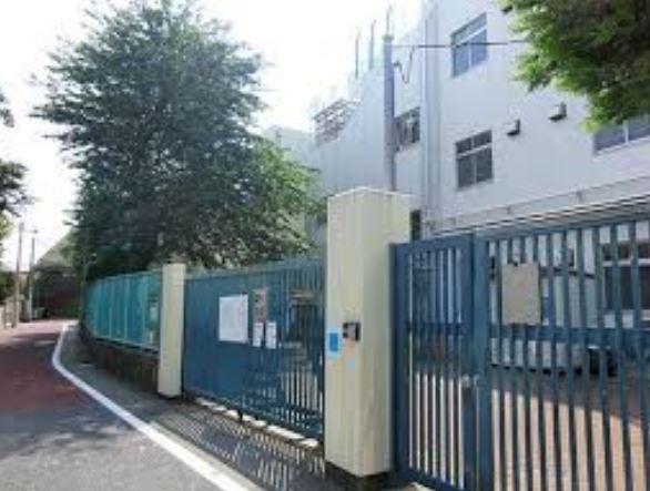 小学校　大田区立洗足池小学校（小学校）まで522m