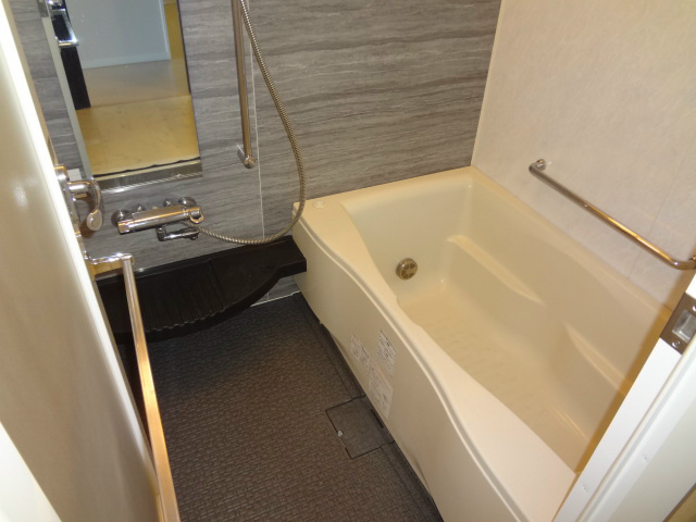 バス・シャワールーム　※別部屋参考写真