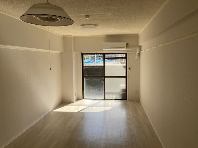 居室・リビング　同建物別部屋 現況優先