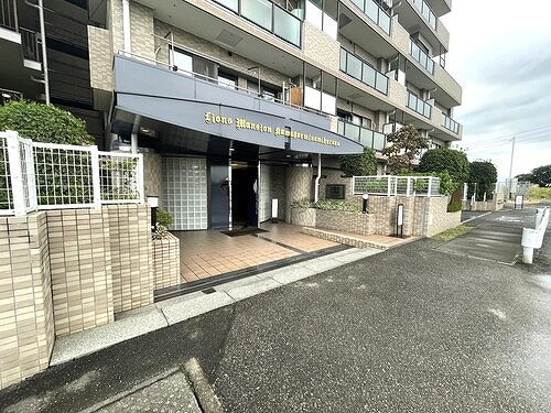 エントランス　エントランス外観