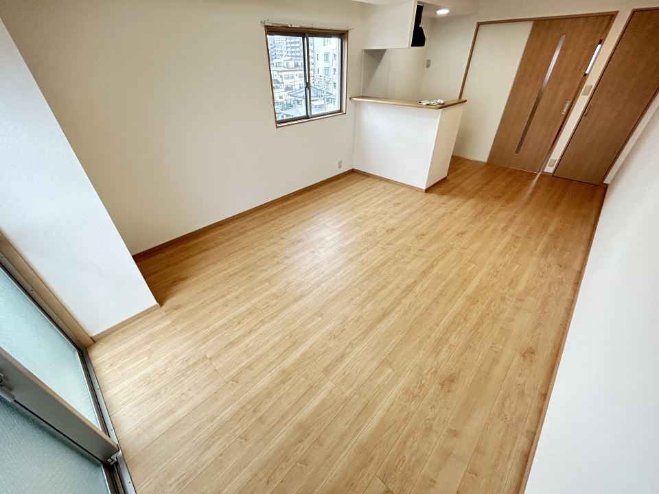 居室・リビング　家具を配置しやすいお部屋です