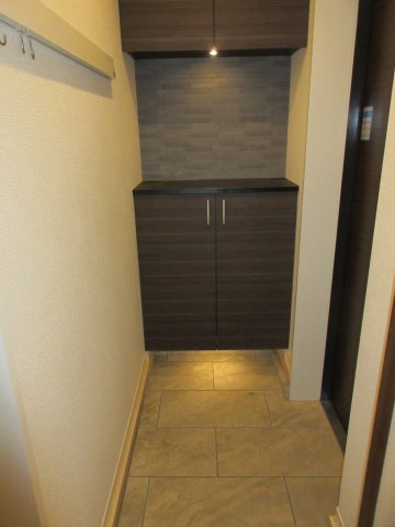 玄関　※同タイプ別部屋の参考写真になります