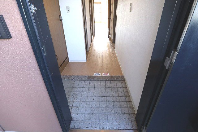玄関　※別号室の写真使用中