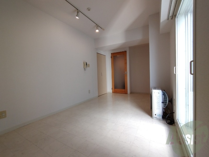 居室・リビング　広くてキレイなお部屋が広がっていて、充実した生活が送れそう。