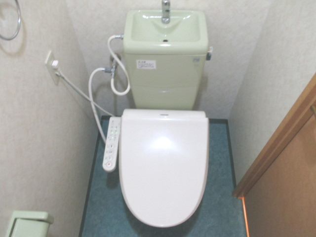 トイレ　ウォシュレット付きです
