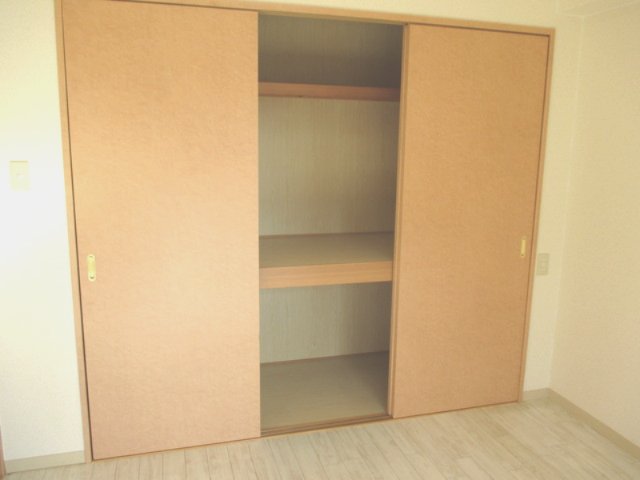 収納　いっぱい荷物の入る収納です