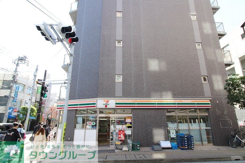 コンビニ　セブンイレブン市川駅南口店（コンビニ）まで370m