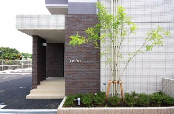 エントランス　建物入口です。