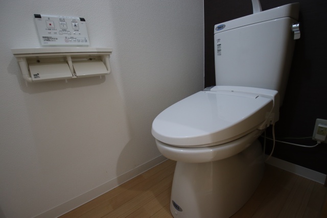 トイレ　※別部屋の参考写真です。　現状優先となります。