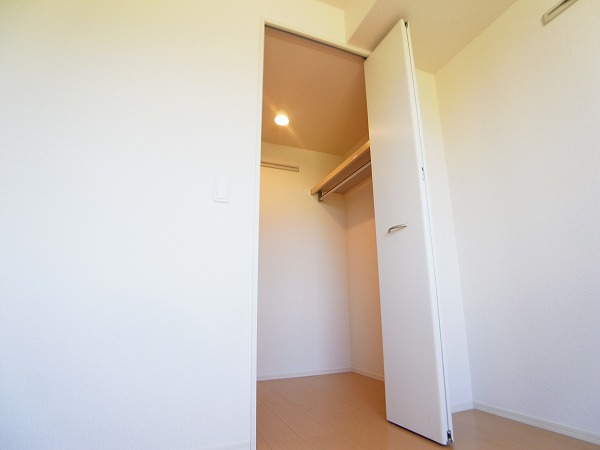 収納　同物件別部屋写真