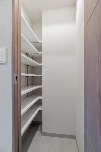 収納　写真は同タイプ住戸です。