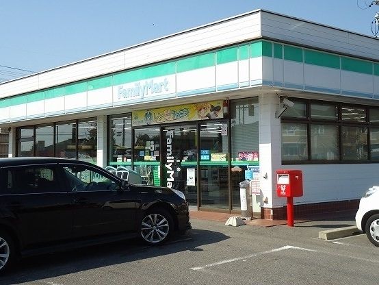 コンビニ　ファミリーマート伊藤町店（コンビニ）まで350m