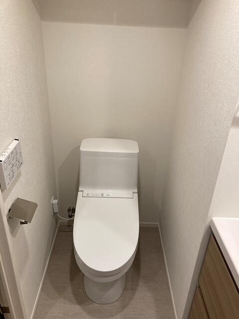 トイレ　※写真は同タイプ住戸です。