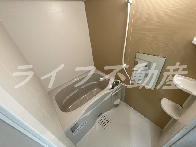 バス・シャワールーム　ゆったり過ごせるお風呂です