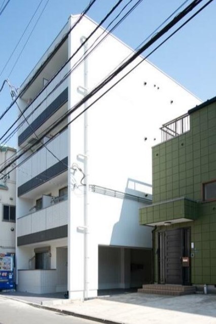 建物外観　４階建ての賃貸マンション