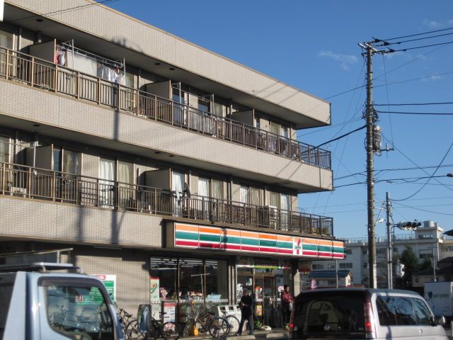 コンビニ　セブンイレブン（コンビニ）まで650m