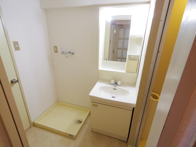 洗面設備　同型モデル写真