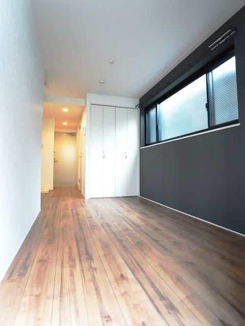 居室・リビング　☆明るい洋室☆