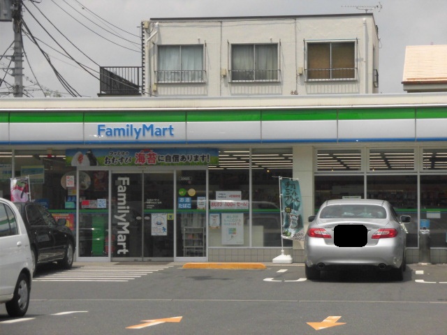 コンビニ　ファミリーマート（コンビニ）まで331m