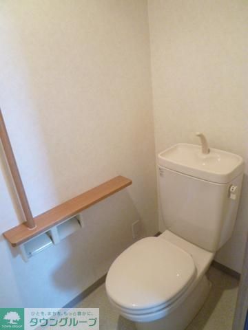 トイレ　手摺り付きトイレ