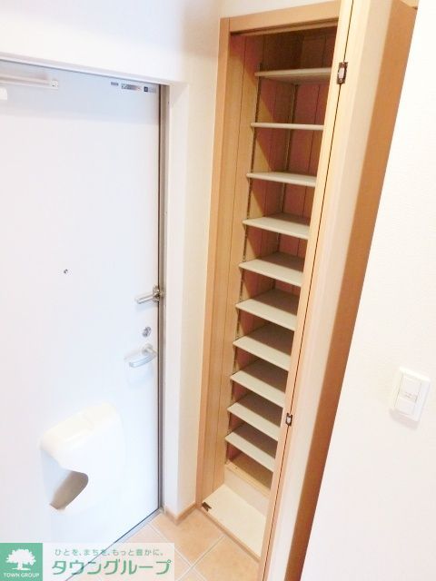 玄関　お部屋探しは【タウンハウジング蘇我店】にお任せ下さい♪
