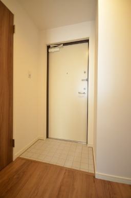 玄関　同物件参考写真