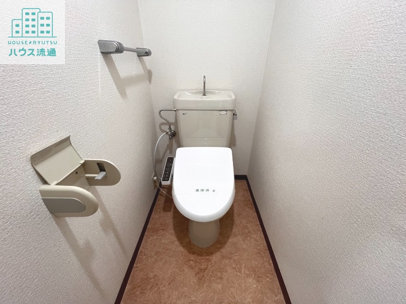 トイレ　※同間取り別号室の写真です