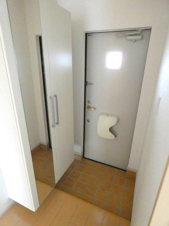 玄関　図面と現状に相違がある場合には現状を優先