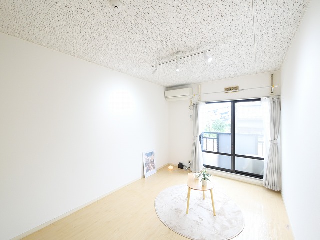 その他部屋・スペース　広くて明るい寝室