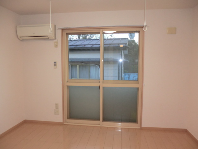 居室・リビング　８帖の居室です(^^♪