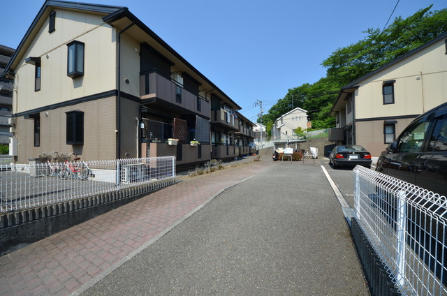 エントランス　★共用部分もしっかりお手入れされています★