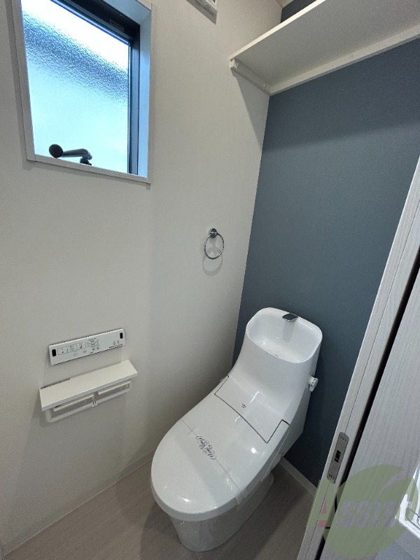 トイレ　トイレは温水洗浄便座となっており、快適にお使いいただけます。