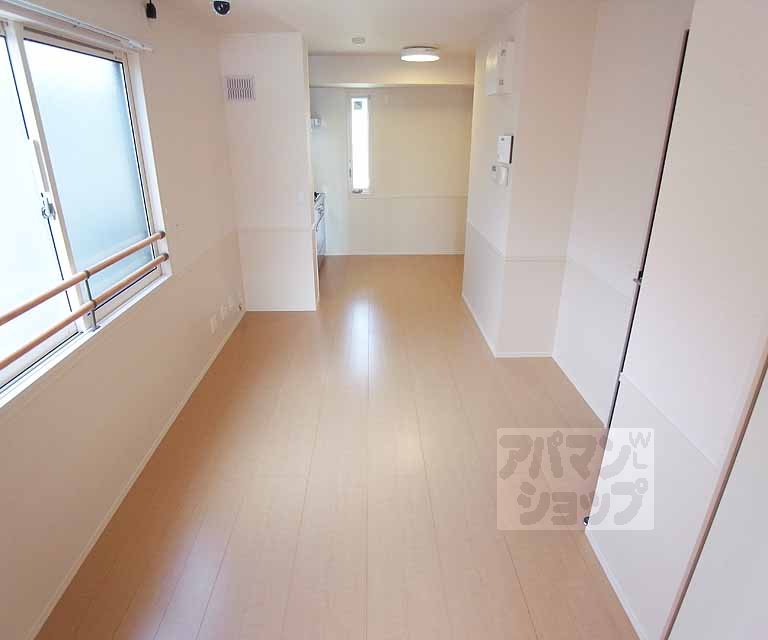 居室・リビング　南向きの明るいお部屋です。