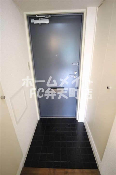 玄関　落ち着いた玄関です
