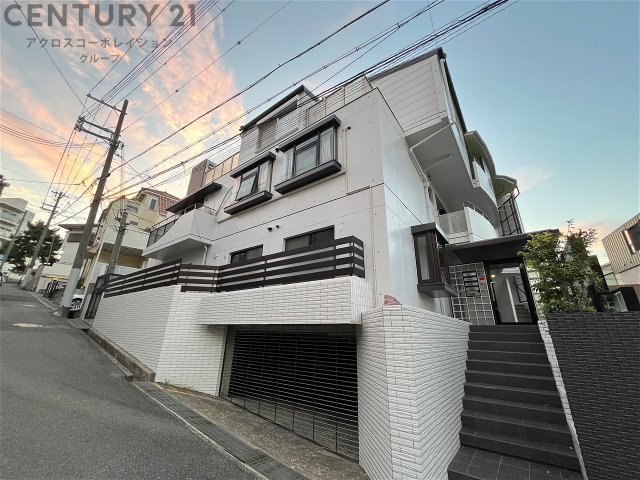 建物外観　オートロック付きで外部からの出入りがなく安心です