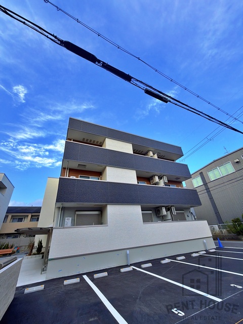 建物外観　外観（建設中）