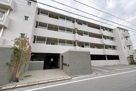 建物外観　外観は落ち着いています