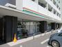 コンビニ　セブンイレブン 呉西中央店（コンビニ）まで656m