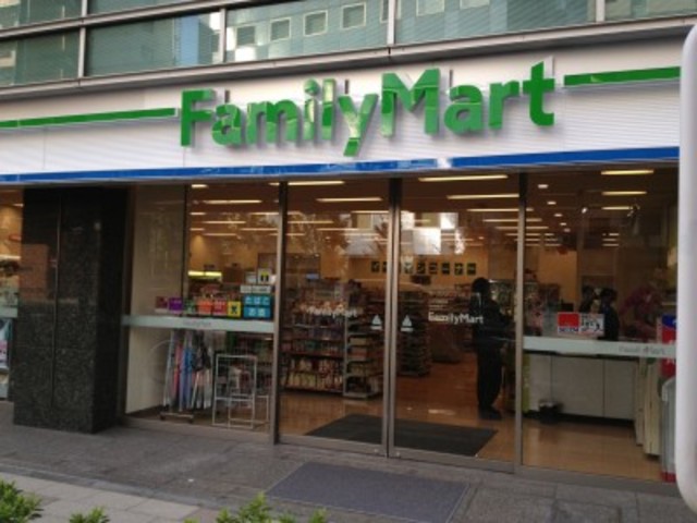 コンビニ　ファミリーマート第一京浜芝二丁目店（コンビニ）まで342m