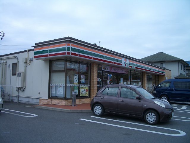 コンビニ　セブンイレブン　八楠4丁目店（コンビニ）まで564m