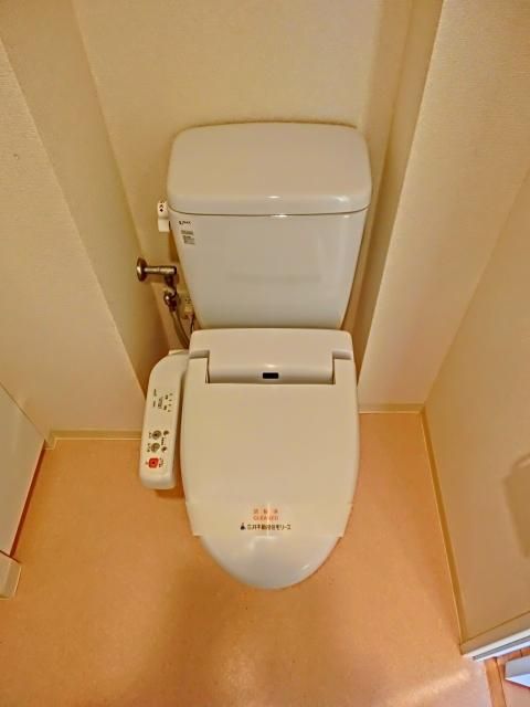 トイレ　ウォシュレット機能付き