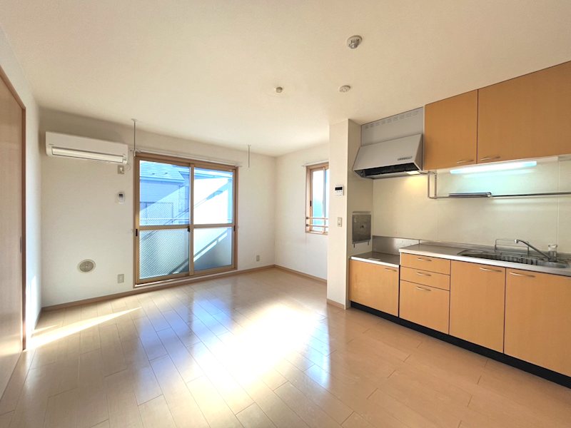 居室・リビング　LDK10.5帖　角部屋、2面採光　※他部屋の参考写真です
