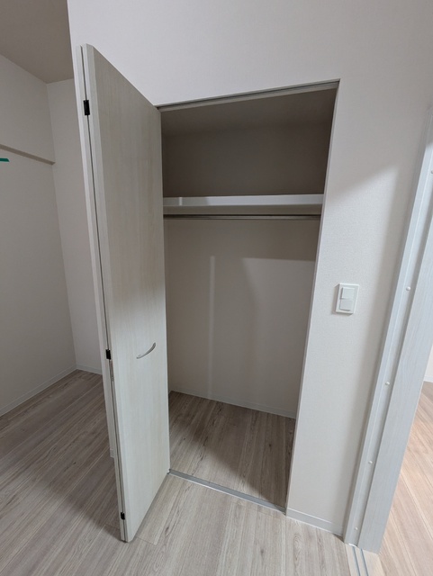 収納　５．１帖洋室クローゼット※別部屋参考写真です。
