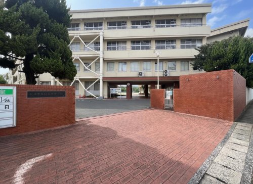 中学校　総社市立総社西中学校（中学校）まで849m