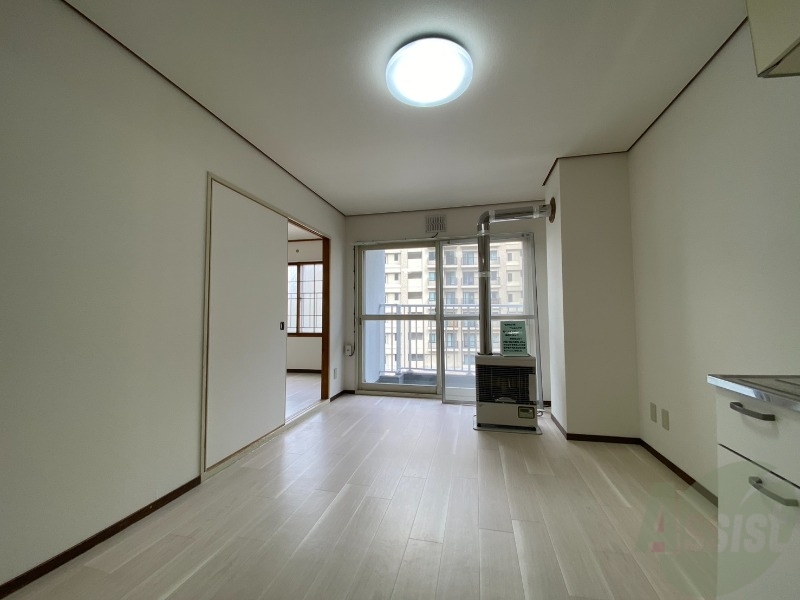 居室・リビング　広くてキレイなお部屋が広がっていて、充実した生活が送れそう。