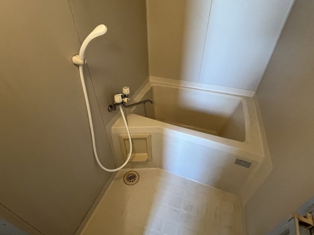 バス・シャワールーム　お風呂で日々の疲れを落としましょう