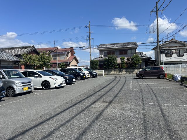 駐車場　車をお持ちの方に嬉しい駐車場付きの物件です