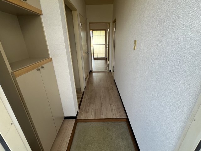 玄関　収納もある玄関です