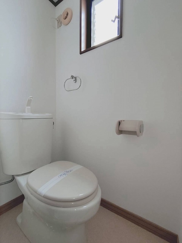 トイレ　清潔感のあるトイレですね